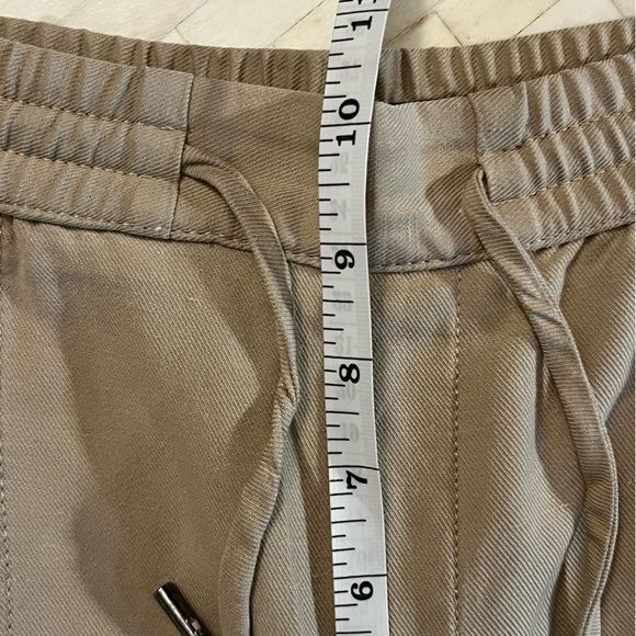 Banana Republic Tan Cropped Chinos size Medium Petite - Picture 12 of 13